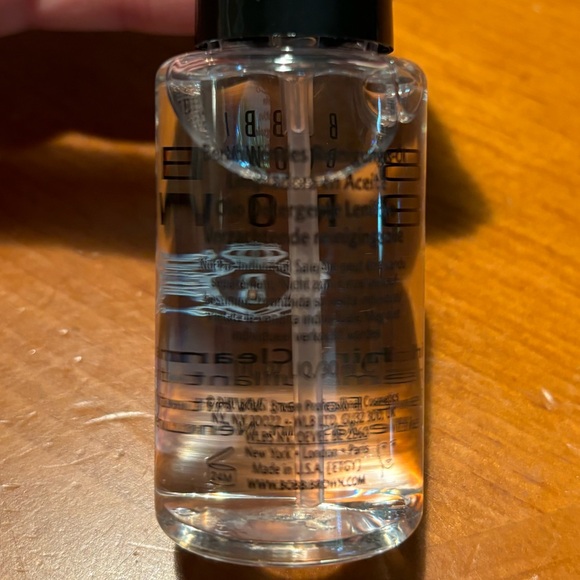 Bobbi Brown Soothing Cleansing Oil - Picture 4 of 9